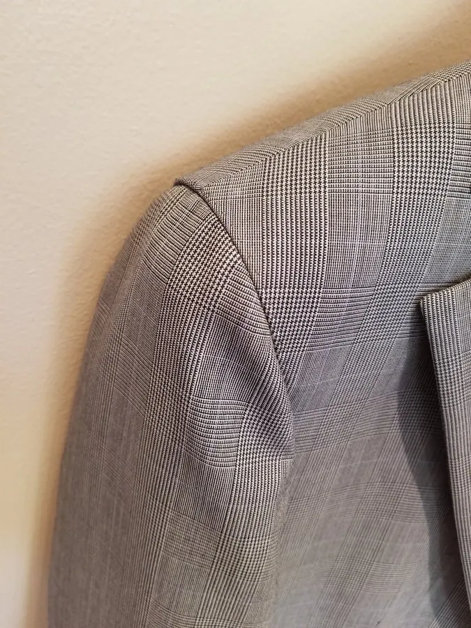 Details tailoring photograph