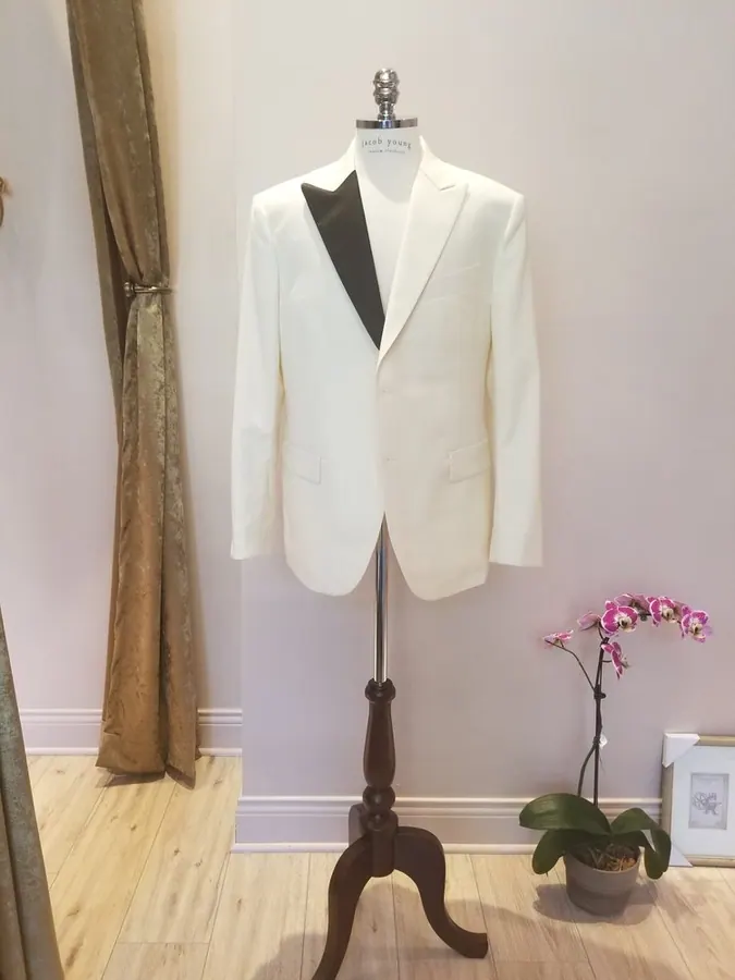Details tailoring photograph