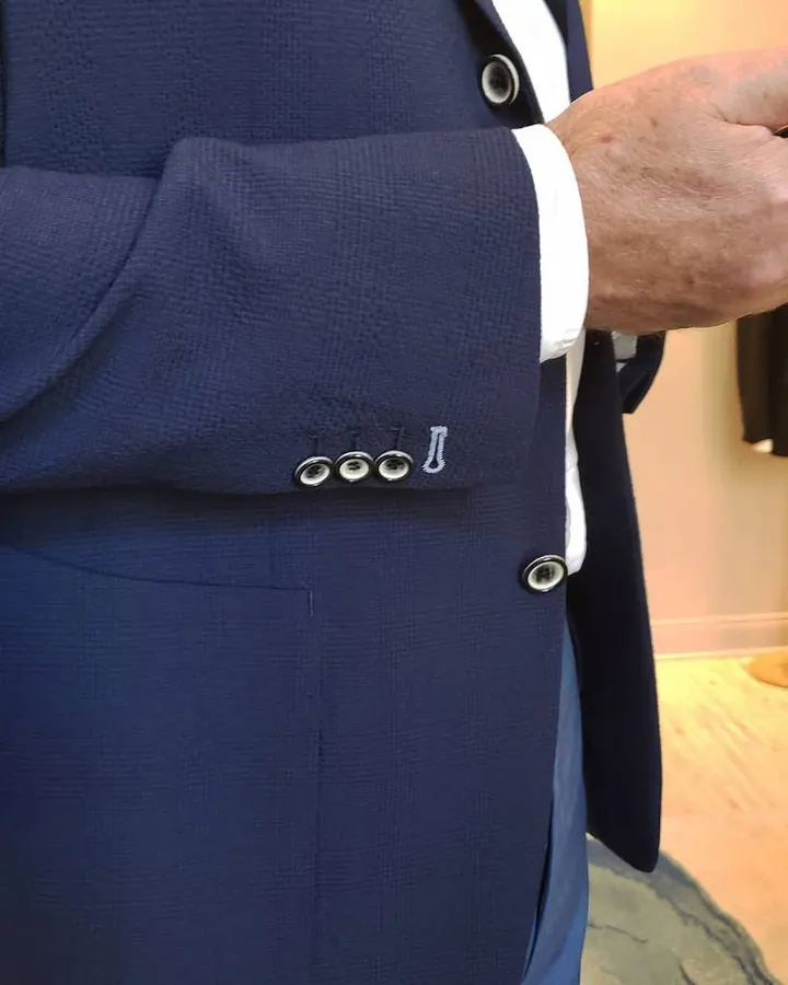 Details tailoring photograph