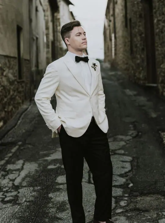 Wedding tailoring photograph